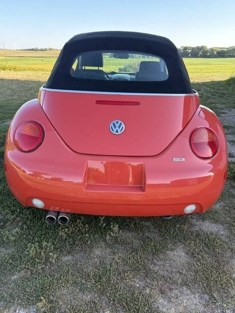 2005 Volkswagen New Beetle - Image 8 of 18