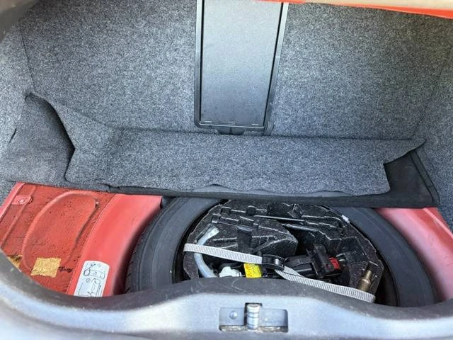 2005 Volkswagen New Beetle - Image 13 of 18