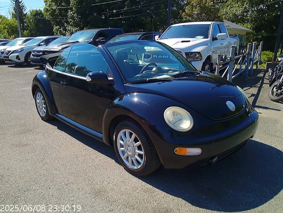 2005 Volkswagen New Beetle - Image 9 of 20
