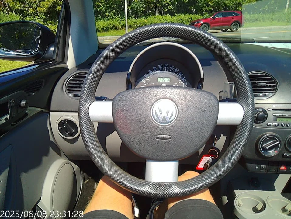 2005 Volkswagen New Beetle - Image 20 of 20