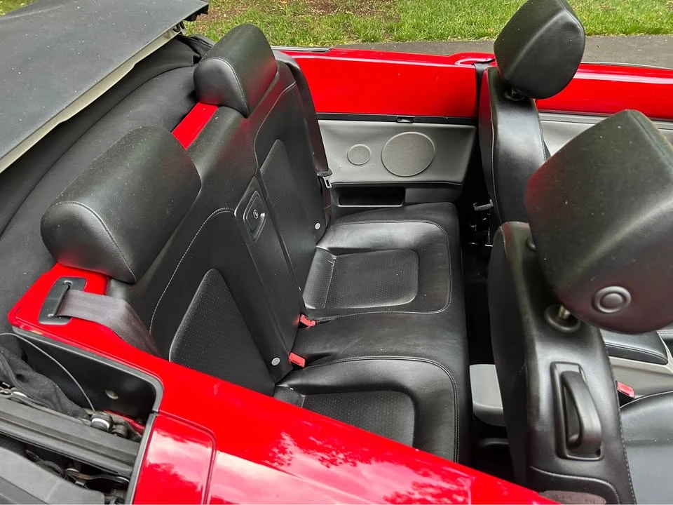2005 Volkswagen New Beetle - Image 8 of 9
