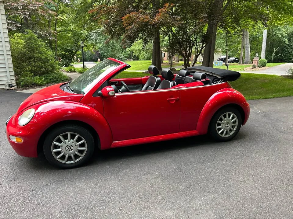 2005 Volkswagen New Beetle - Image 2 of 9