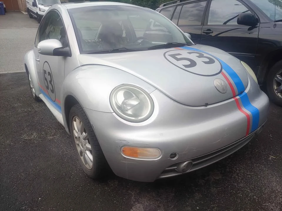 2005 Volkswagen New Beetle - Image 5 of 8