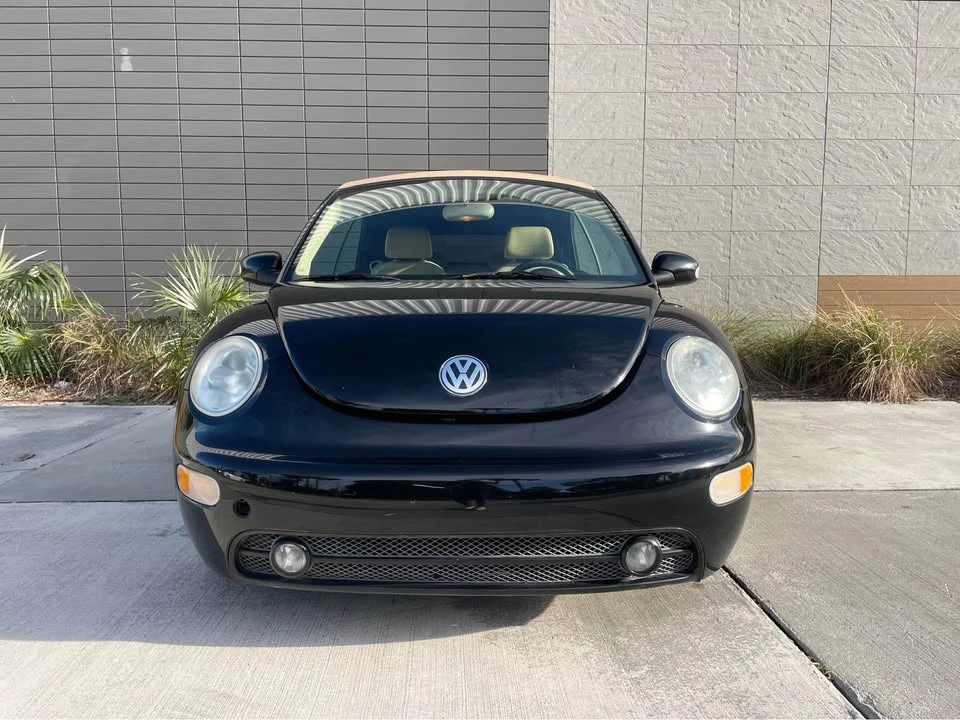 2005 Volkswagen New Beetle - Image 5 of 11