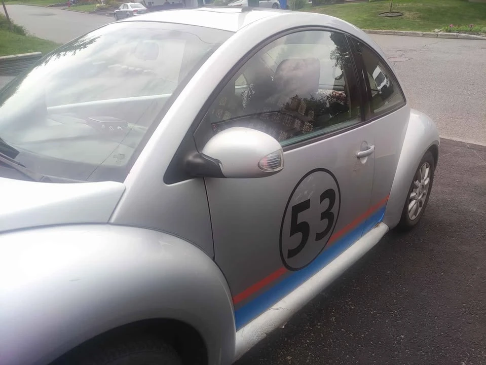 2005 Volkswagen New Beetle - Image 3 of 8