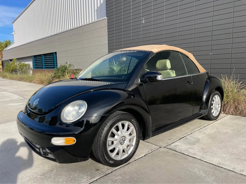 2005 Volkswagen New Beetle - Image 10 of 11
