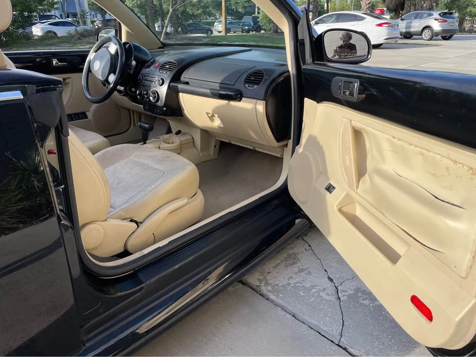 2005 Volkswagen New Beetle - Image 8 of 11