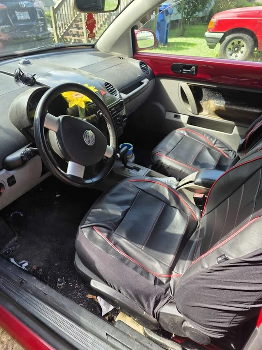 2005 Volkswagen New Beetle - Image 4 of 6