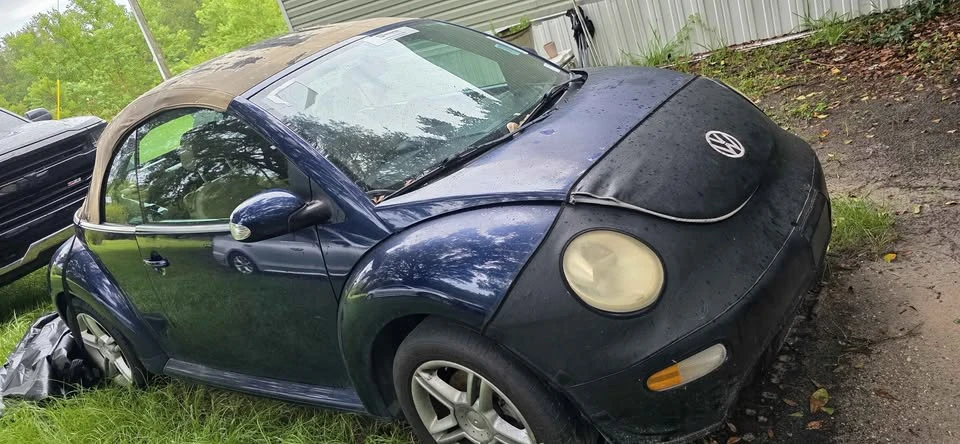 2005 Volkswagen New Beetle - Image 4 of 9