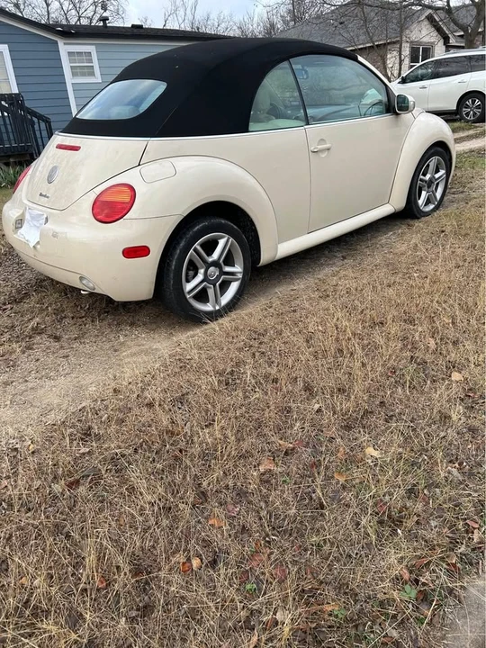 2005 Volkswagen New Beetle - Image 3 of 12