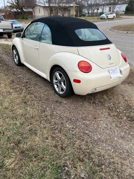 2005 Volkswagen New Beetle - Image 4 of 12