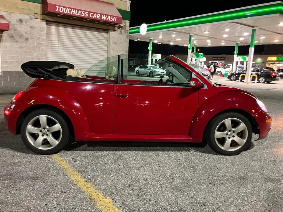 2005 Volkswagen New Beetle - Image 2 of 12