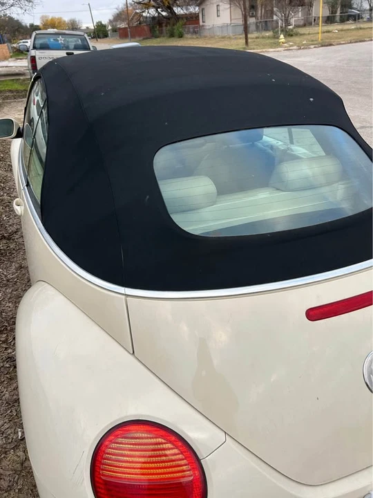 2005 Volkswagen New Beetle - Image 11 of 12