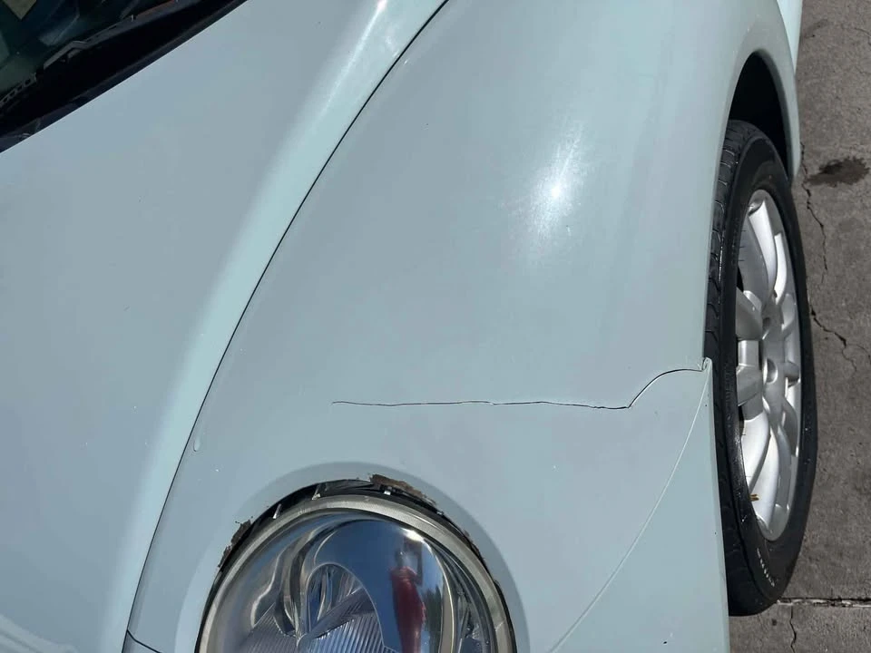 2005 Volkswagen New Beetle - Image 10 of 13