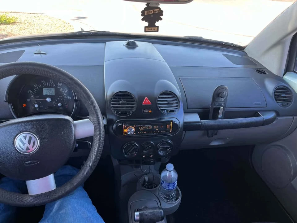 2005 Volkswagen New Beetle - Image 6 of 13