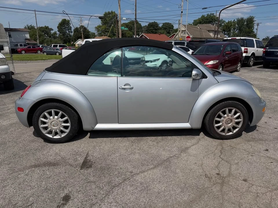 2005 Volkswagen New Beetle - Image 5 of 10