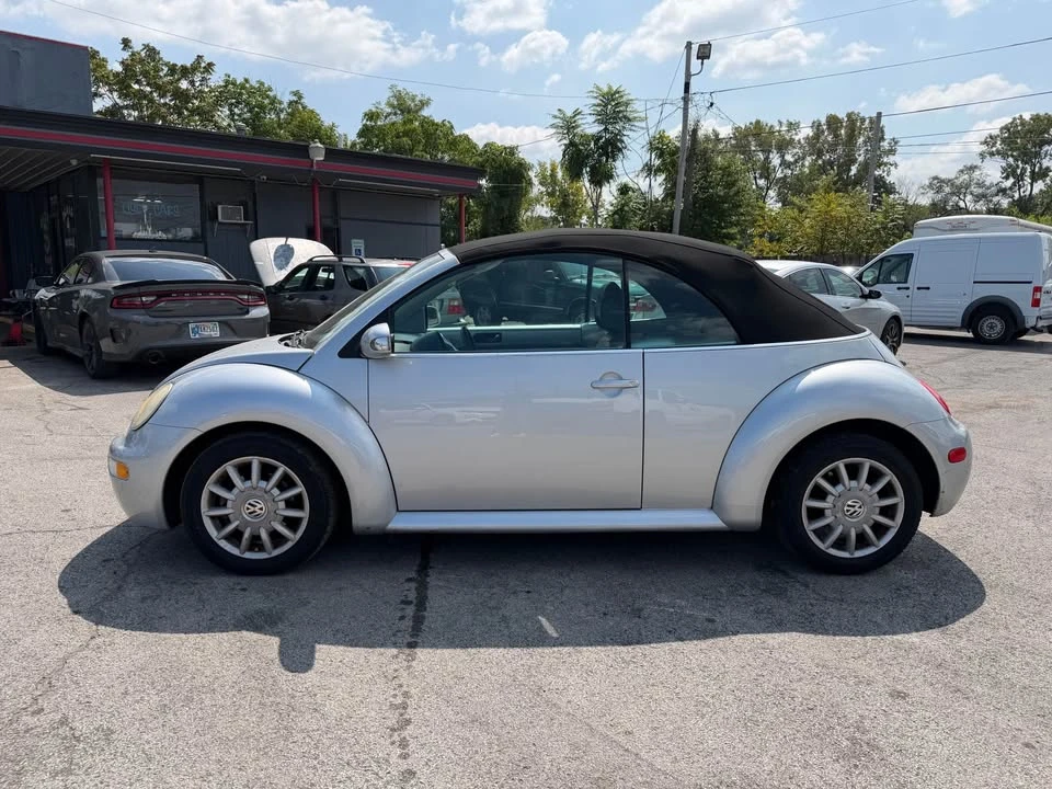 2005 Volkswagen New Beetle - Image 2 of 10