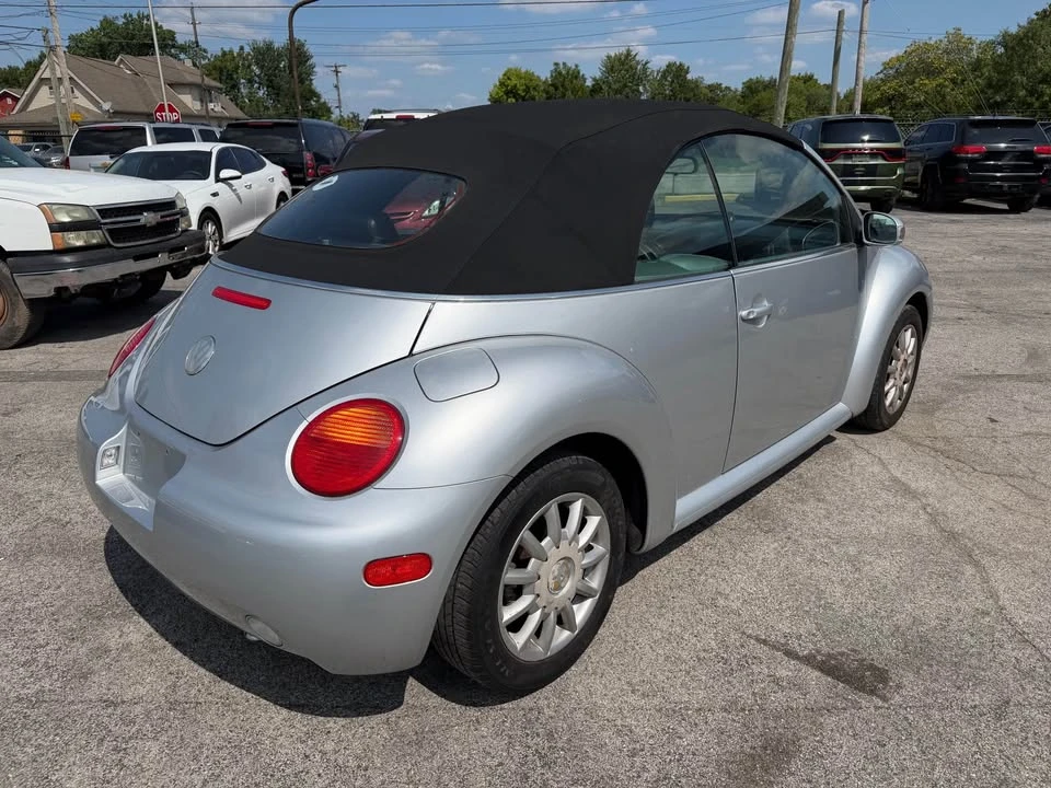 2005 Volkswagen New Beetle - Image 6 of 10
