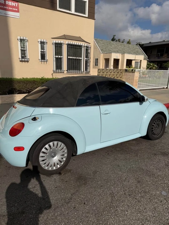 2005 Volkswagen New Beetle - Image 15 of 19