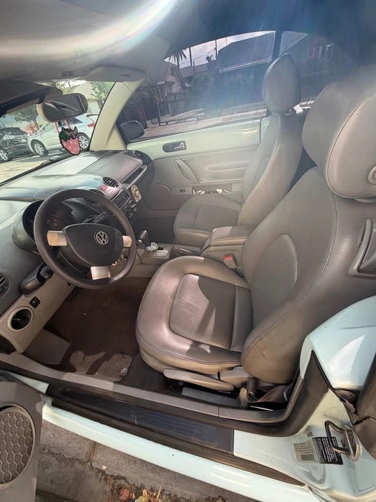 2005 Volkswagen New Beetle - Image 12 of 19