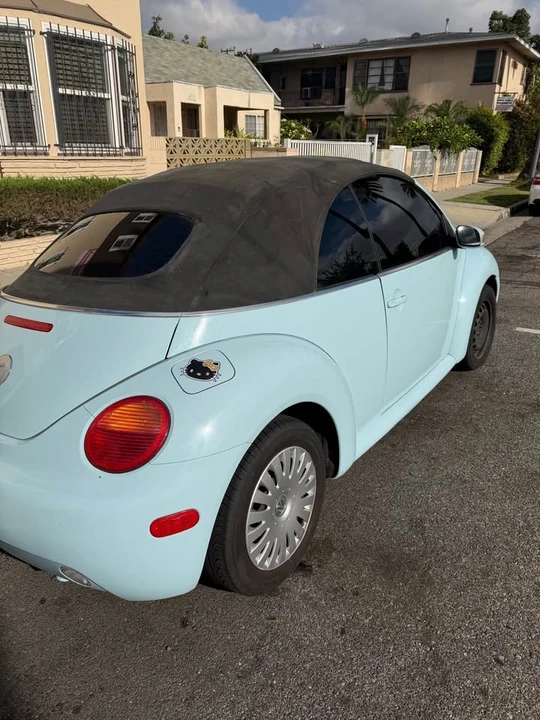 2005 Volkswagen New Beetle - Image 18 of 19