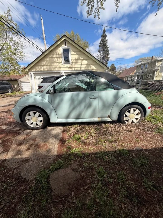 2005 Volkswagen New Beetle - Image 4 of 8