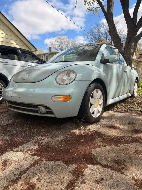 2005 Volkswagen New Beetle - Image 2 of 8