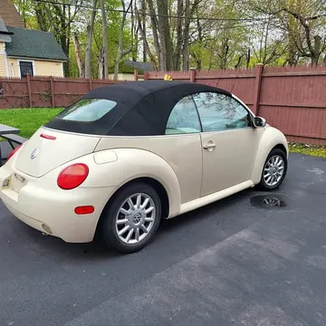 2005 Volkswagen Beetle 1.8T Convertible 2D