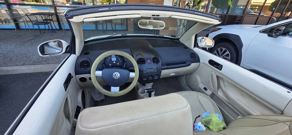 2005 Volkswagen New Beetle - Image 6 of 6