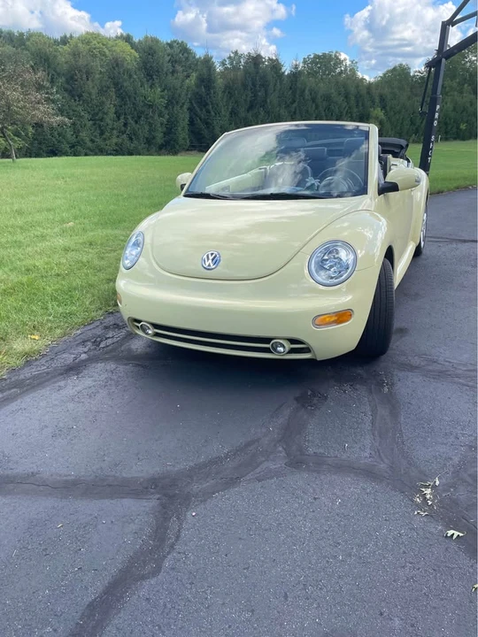 2005 Volkswagen New Beetle - Image 15 of 17