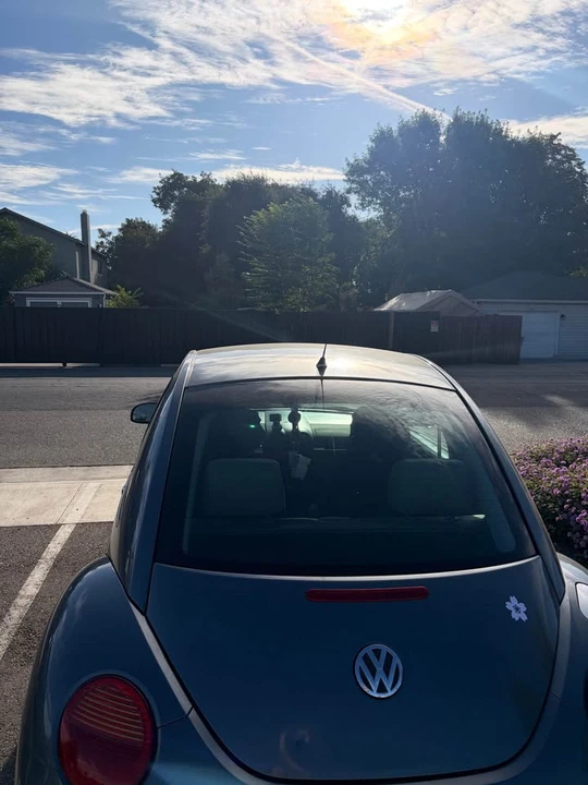 2005 Volkswagen New Beetle - Image 3 of 6