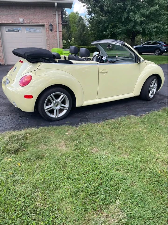 2005 Volkswagen New Beetle - Image 14 of 17