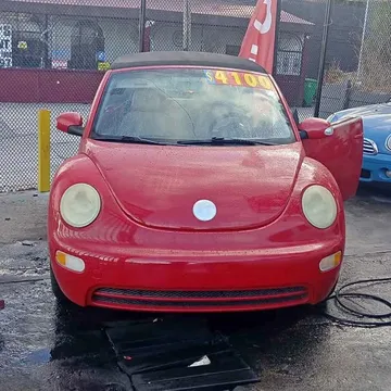 2005 Volkswagen Beetle 1.8T Dune Hatchback 2D