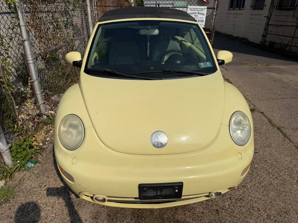 2005 Volkswagen New Beetle - Image 2 of 13