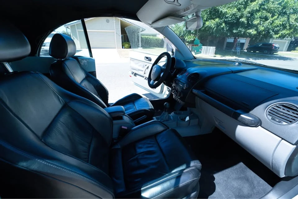 2005 Volkswagen New Beetle - Image 12 of 15