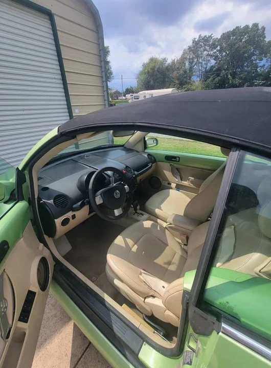 2005 Volkswagen New Beetle - Image 5 of 5
