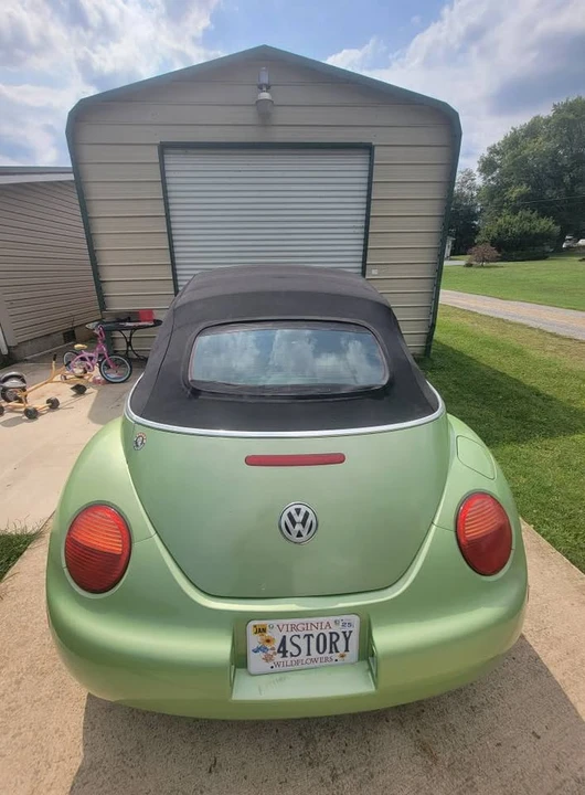 2005 Volkswagen New Beetle - Image 4 of 5