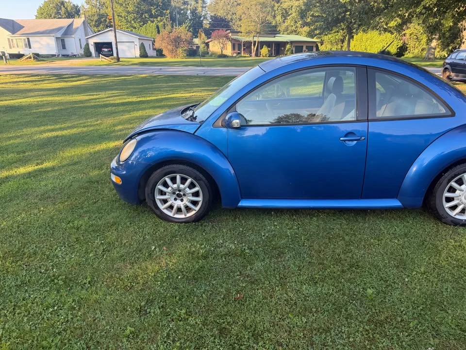 2005 Volkswagen New Beetle - Image 9 of 9