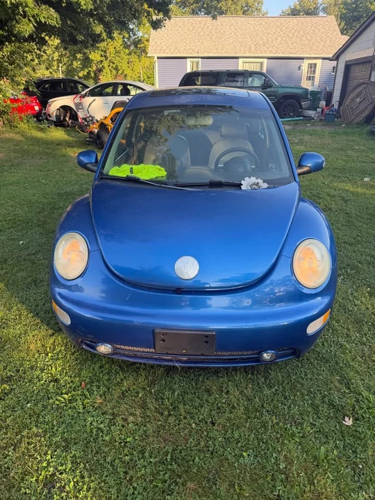 2005 Volkswagen New Beetle - Image 8 of 9