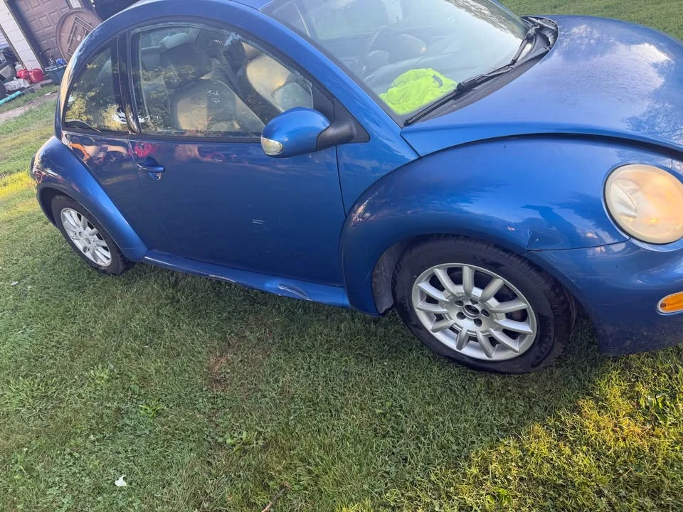 2005 Volkswagen New Beetle - Image 7 of 9