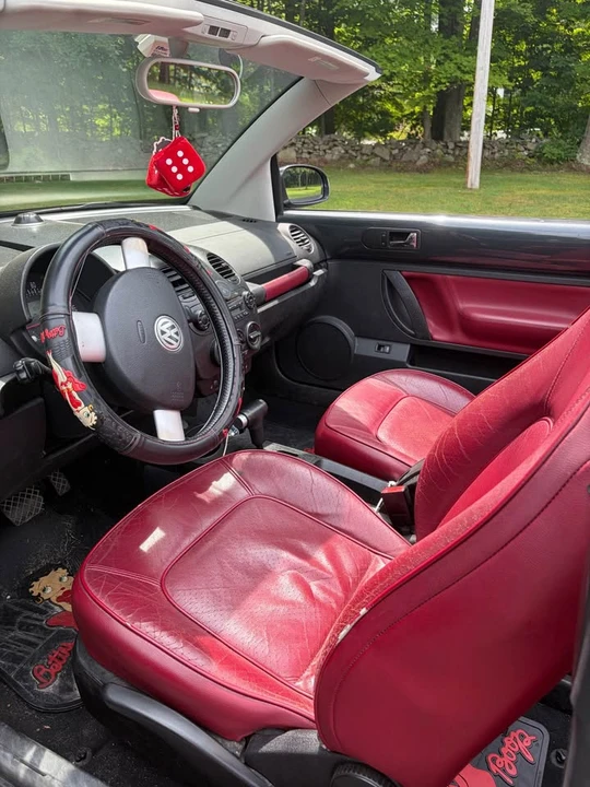 2005 Volkswagen New Beetle - Image 5 of 6