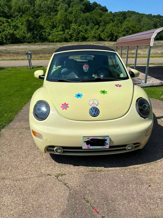 2005 Volkswagen New Beetle - Image 4 of 9