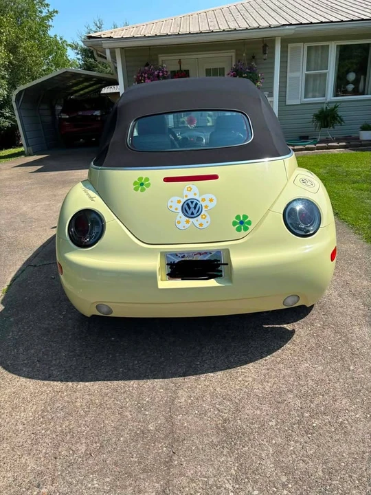2005 Volkswagen New Beetle - Image 3 of 9