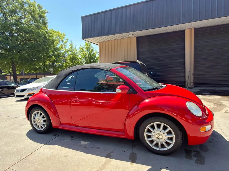 2005 Volkswagen New Beetle - Image 16 of 20