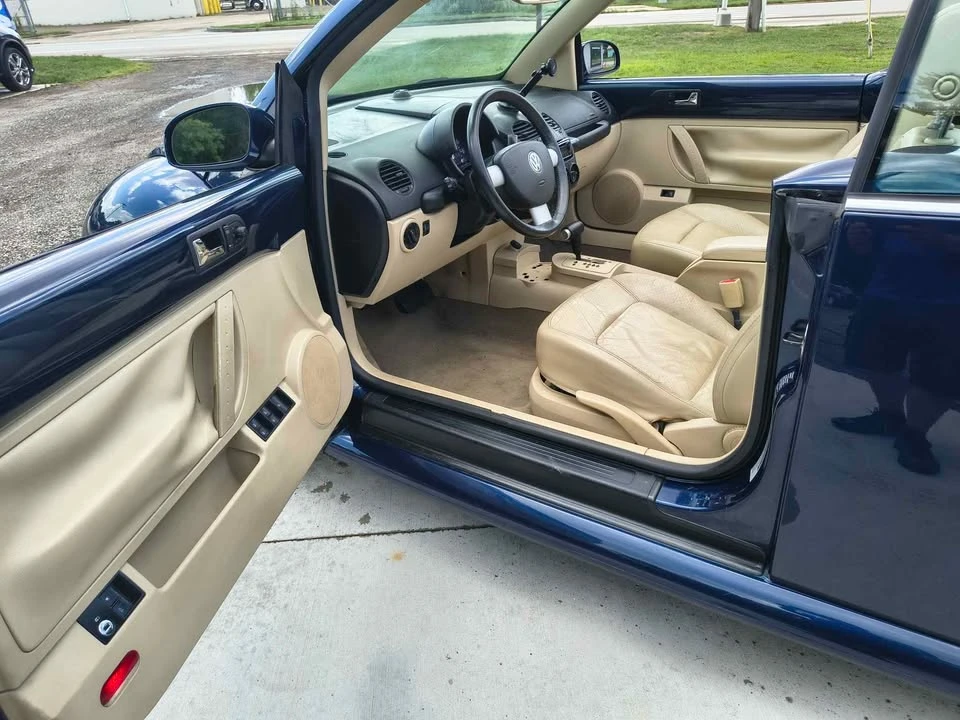 2005 Volkswagen New Beetle - Image 3 of 12
