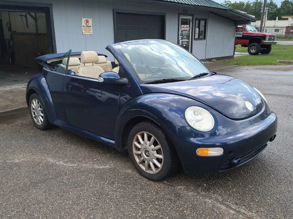 2005 Volkswagen New Beetle - Image 6 of 12