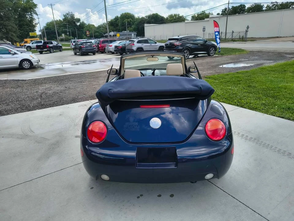 2005 Volkswagen New Beetle - Image 9 of 12