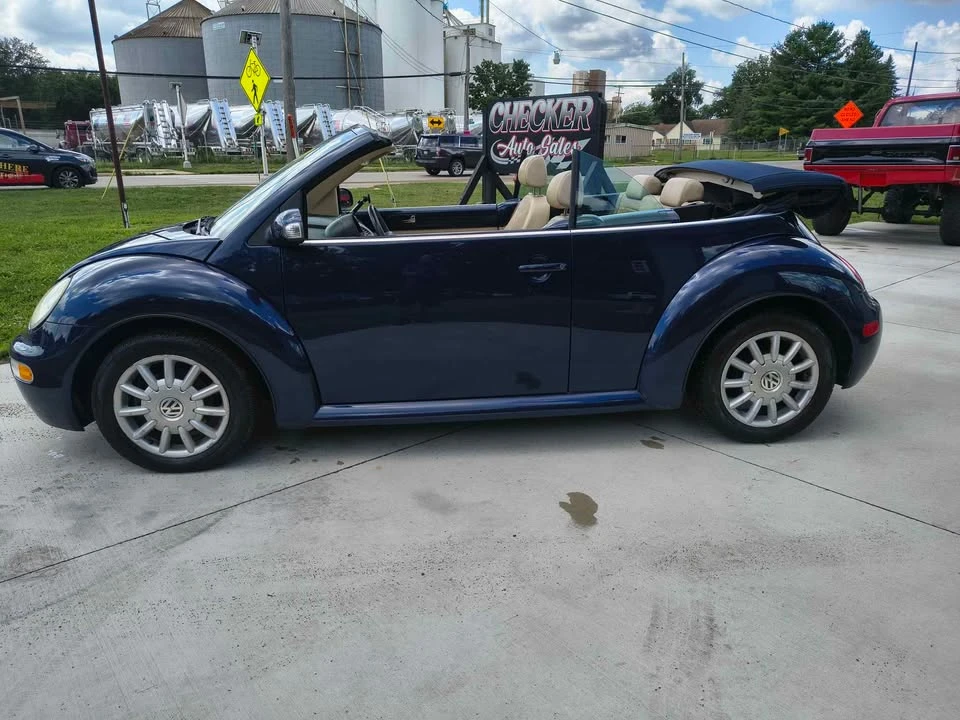 2005 Volkswagen New Beetle - Image 2 of 12