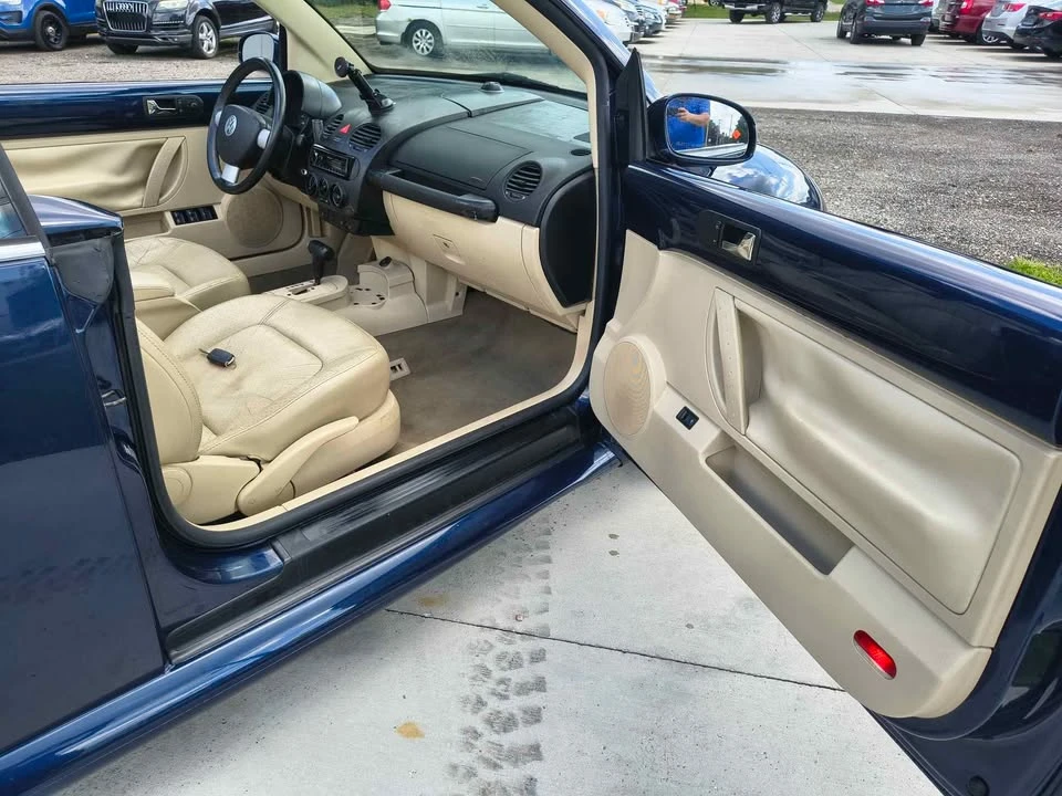 2005 Volkswagen New Beetle - Image 12 of 12