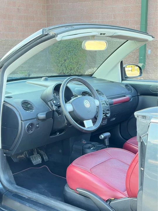 2005 Volkswagen New Beetle - Image 6 of 14